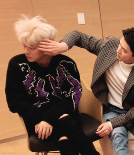 Baekhyuns Personal Hair Stylist 191127 VLive X-EXO Appears Or EXO Appears
