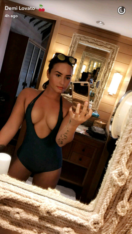 willascelebritycrushes:  Demi Lovato