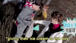 jongdabae:  Hanwoo Team sharing their ice cream with a little kid 