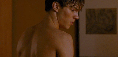 hothotgayceleb:  byo-dk—celebs:  Name: Nicholas Hoult Country: UK Famous For: Actor —————————————— Click to see more of my stuff: Main | Spycams | Celebs Funny | Videos | Selfies  