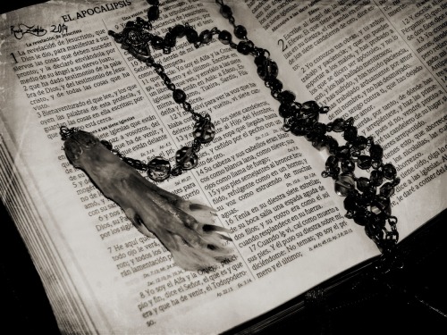 rucazombieart:  Macabre Vintage Rosary with mummified rabbit’s foot. Available #forsale Link in my bio. 