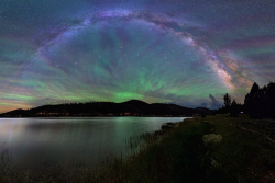 nubbsgalore:   the colours rippling through these night skies are from atmospheric airglow and the gravity waves passing through them. airglow is the result of chemiluminescence in the thermosphere, where ultraviolet radiation from the sun excites atoms,