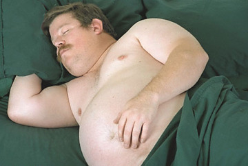 thebigbearcave:  chubnutmn:  Now he would be such a nice after work treat.  agreed.
