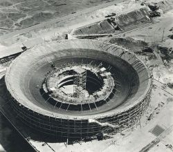 tobebuild: National Congress, BrasiliaOscar Niemeyer1958 Reminds me of the Apple Saucer.