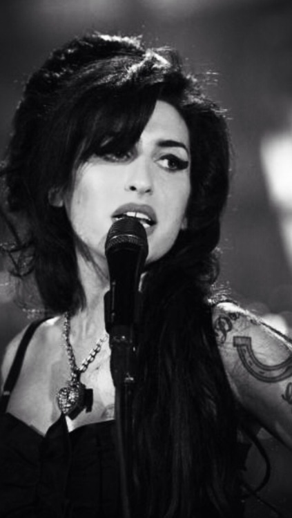 Lookporn:  RIP Amy Winehouse.   Your music does wonders for the soul.  Born September 14, 1983 Died July 23, 2011