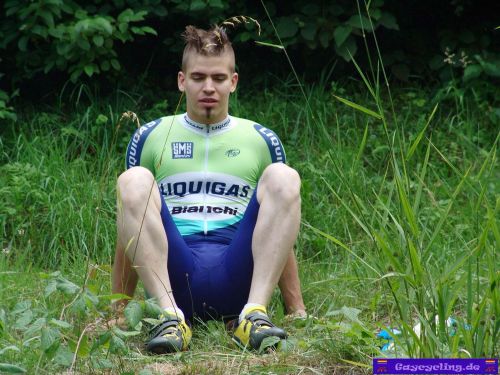 bulgemaster2:  Gaycycling_Attila21_PleasureCruise-PurientBody