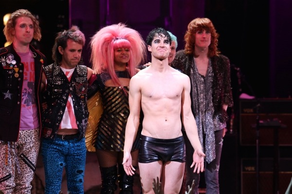 daxterdd: [UHQ] Actor Darren Criss stands onstage during the curtain call for his
