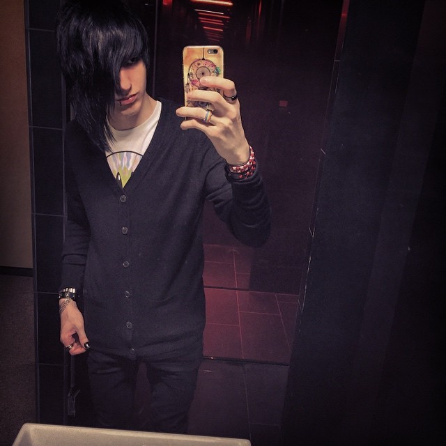 emo-in-law:  Omg o.o  #emo #emoboy #emokid #estetic #boy #boys #teen #scene #sceneboy