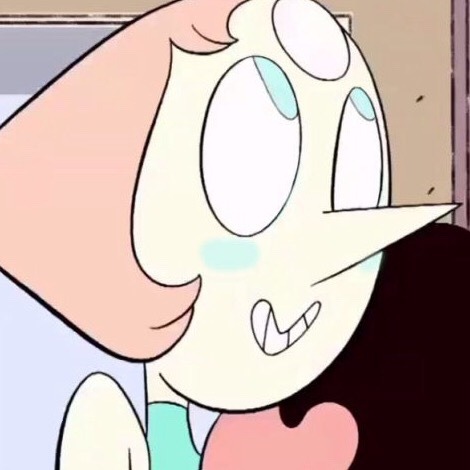 gemxi:  she is beauty she is grace  she has a birdy face X3