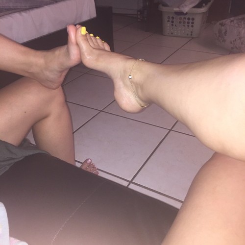jasmin-baddazz: #footfetishnation #footfetish #feet #fins #prettyfeet #arches #higharches #jasminmer