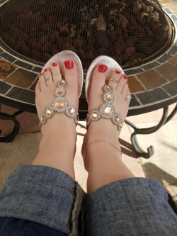 barefoot-in-texas:  if it’s sparkly…  I want it