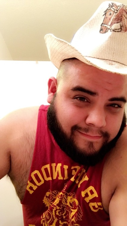 pork–belly:I found my old cowboy hat from when I was a kid 🤠