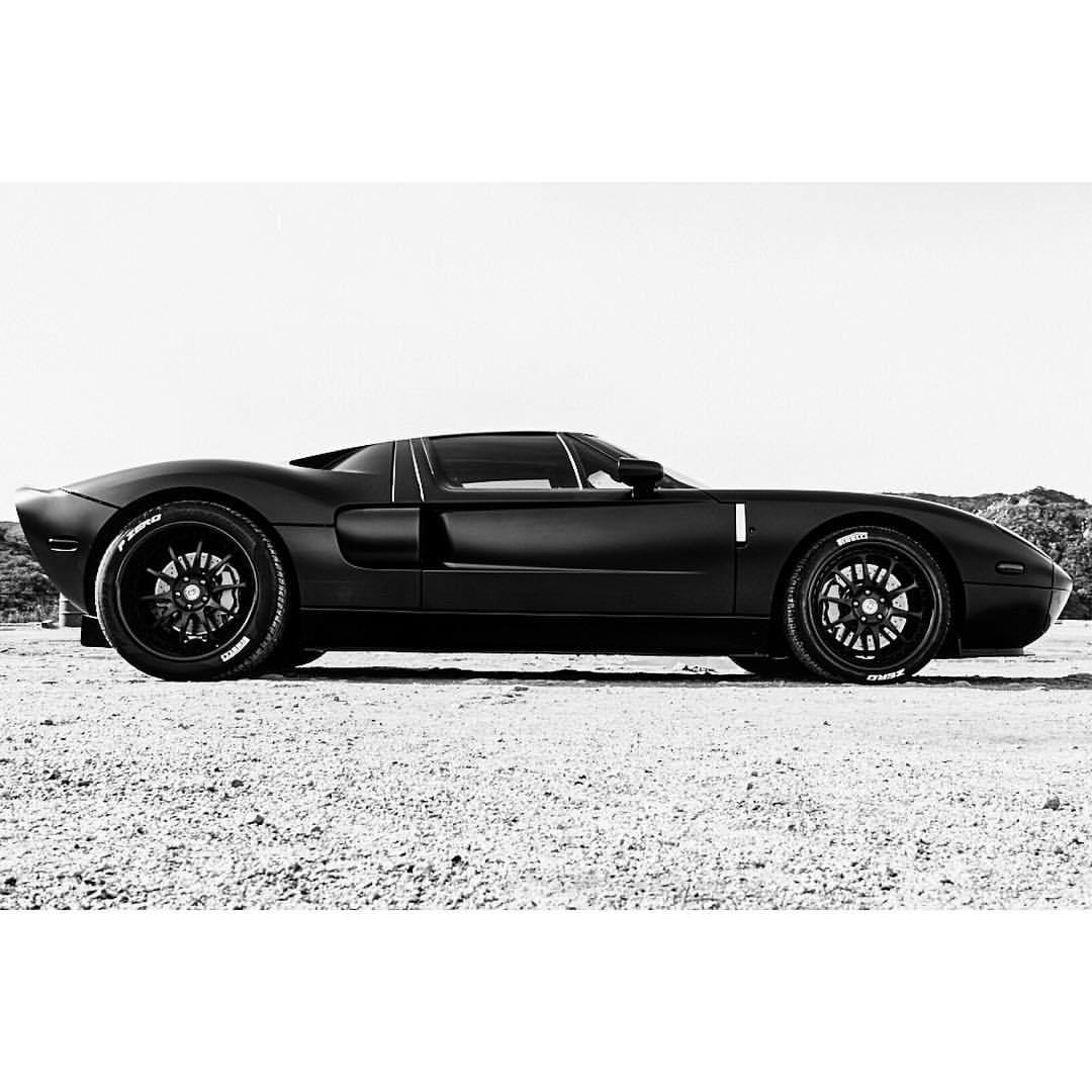 When all is dark and grey in #LA you need something to put a smile on your face…
#stilldarkandgreyjusthighlybadass #fordgt
@actiondirector
📷 @stanevansphoto (at Los Angeles,...