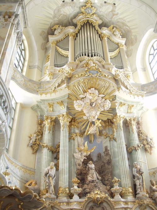 fleurdulys:  The Frauenkirche in Dresden adult photos