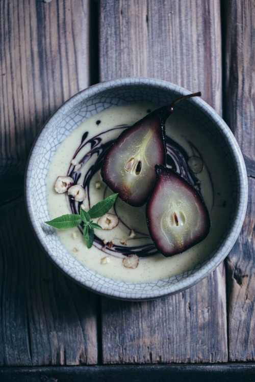 sweetoothgirl:  POACHED PEARS IN ELDERBERRY JUICE WITH HOMEMADE VANILLA SAUCE  