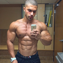 boys-muscles-cocks:  Do you like Muscles,