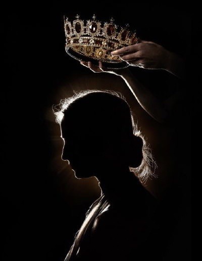 This Picture Only Remind Me Of The Authors Whom I Love A Lot And Want To Gift This Crown