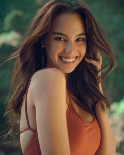 World-Of-Asian-Beauties:  💥 @Catriona_Gray  💥 Feeling 🥰😄😻☺️ From