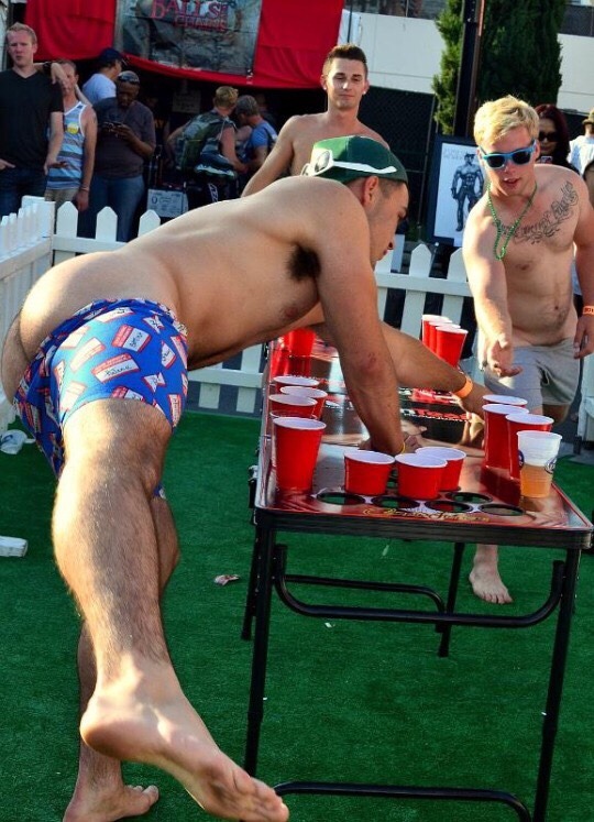 jockbearlvr:  Pong with the bros