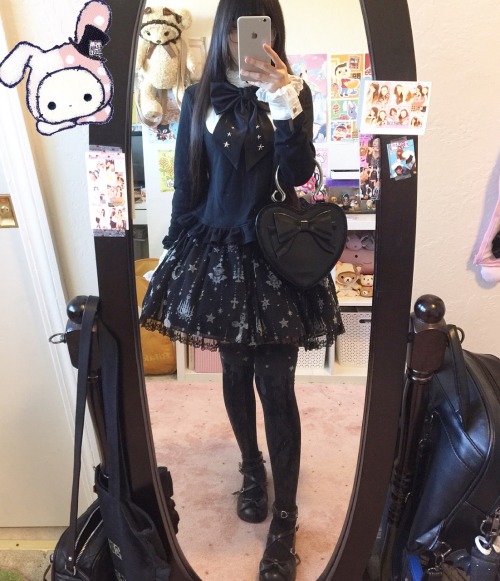 mie-muu: Outfits from Friday-Monday. 3 were for work, 1 was for dinner and a movie. :p