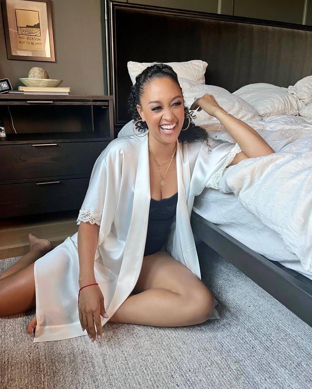 spaceageandforever5293:Tia Mowry 