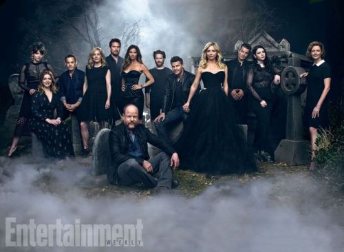 This picture is so depressing. I guess EW really wanted to capture the vampire-grave theme of the sh