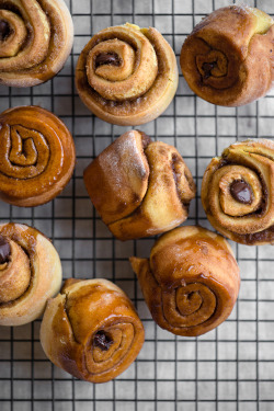 sweetoothgirl:    SAFFRON &amp; CARDAMOM CINNAMON BUNS