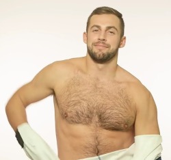 hairyathletes: blackandwhite1789:  Hairy Olympic Tits - Chris Mazdzer  Yes….. 