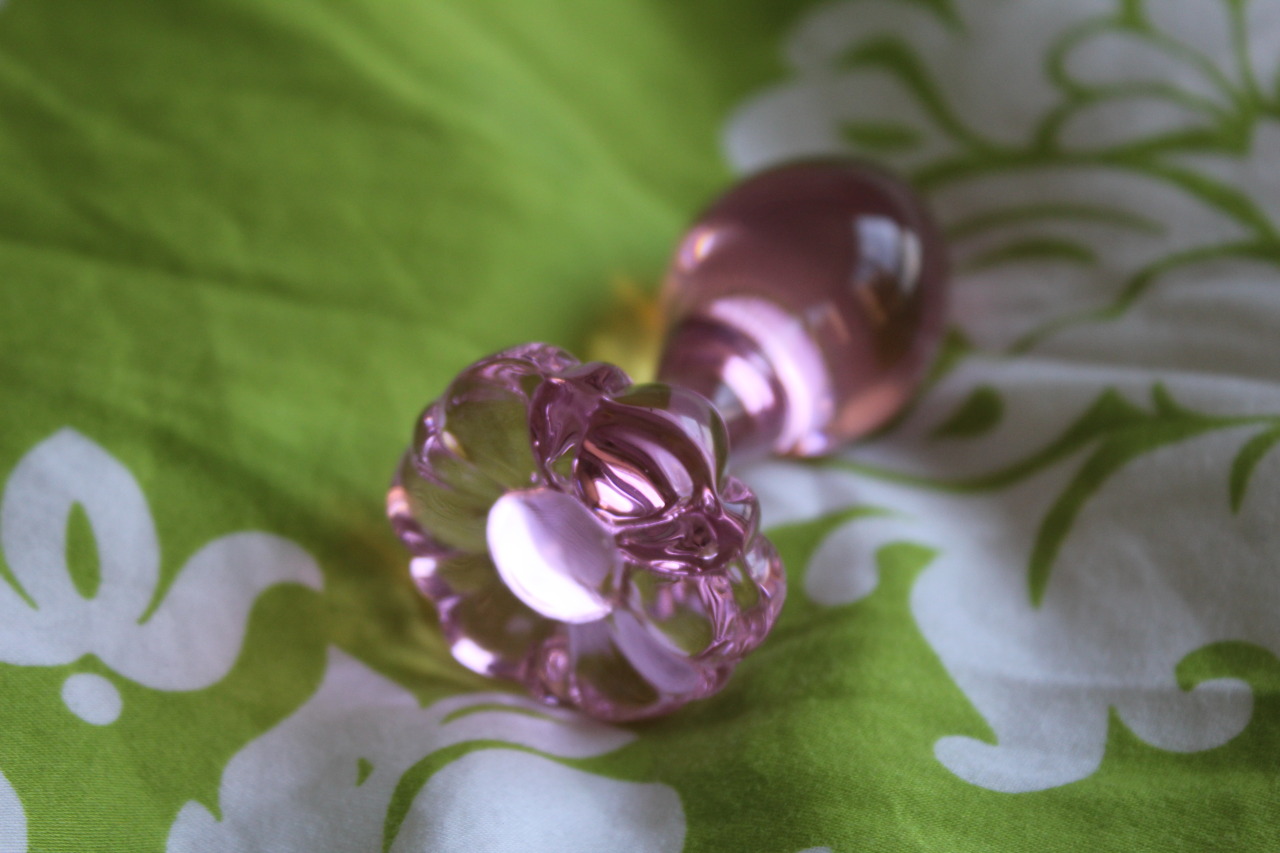 bdsmgeekshop:  kittens-creme:  bdsmgeekshop:  Glass Flower Plug by Pipedream   I