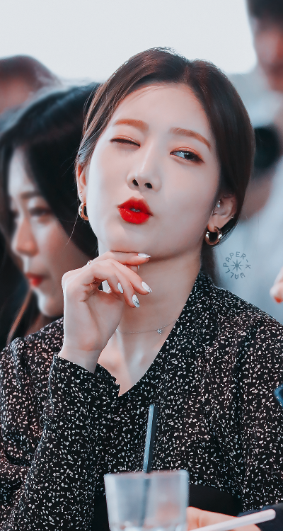 『KIM LIP』saved? reblog or like© kiss my lips.