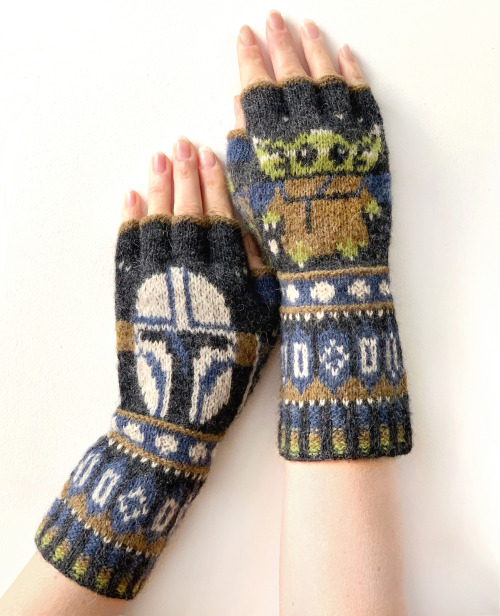 knithacker: The Absolute Best Star Wars-Inspired Fingerless Gloves Pattern Ever … I Spy Grogu and a 