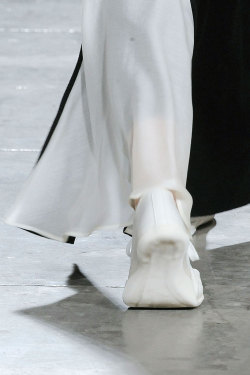 r0slyakova:  YOHJI YAMAMOTO FW 2009 (PFW)