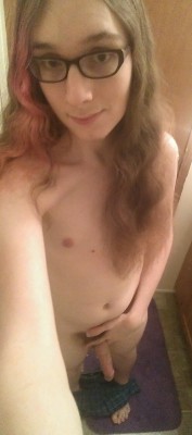 sirenfeme:  girlcock-eyed:  check out my