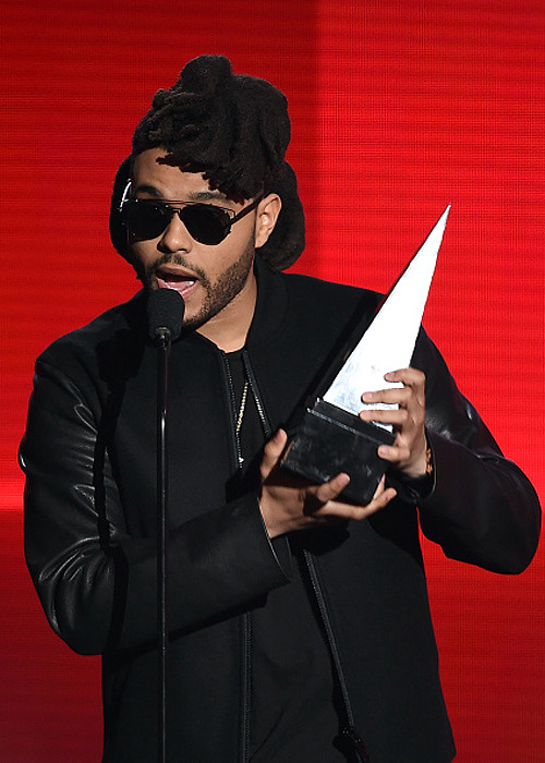 adaptedtoxo:  The Weeknd wins Favorite R&amp;B/Soul Male Artist and Favorite