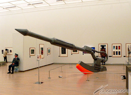 2uietghostly: 1:1 scale replica of a heat hawk. 2012     http://www.crunchyroll.com/anime-news/2012/08/17/a-gundam-weapon-heat-hawk-slices-an-art-museum