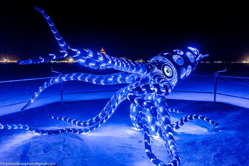 fhtagn-and-tentacles:  MECHATEUTHIS  by Barry CrawfordPhotos by Espressobuzz 