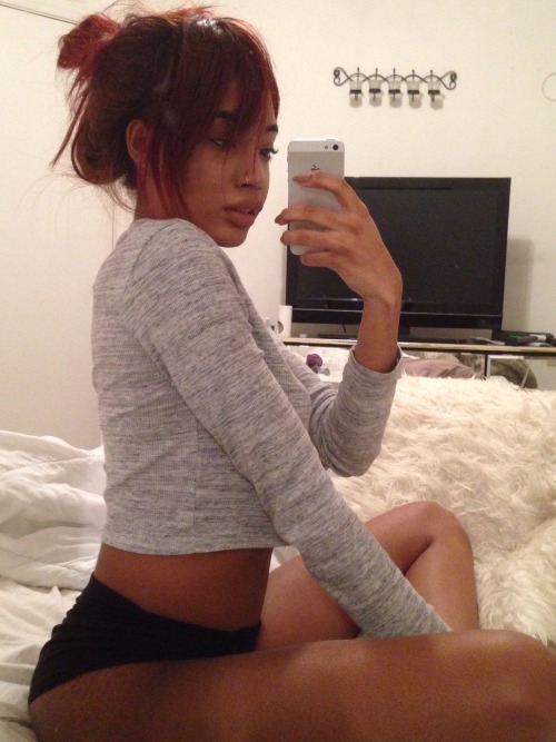 melaninhoe:  LOWKEY WANT TO BRING THE RED BACK