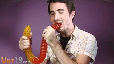 shutupaubrey:  let’s play a game called is it a gummy worm or a double sided dildo  clearly double sided dildos  MECHANICAL gummy worm not a double sided dildo  it’s obvious that he’s taking a large bite of a double sided dildo  DON’T LET THE