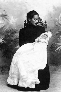 Quienesesachica:  Romualdo García Torres (1852-1930), El Fotógrafo De La Muerte.