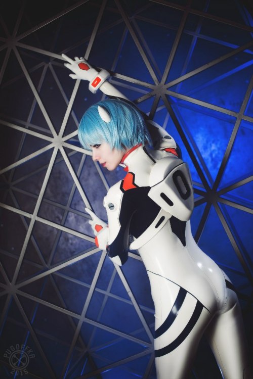 dreamerinchastity:  A lot of awesome fun Evangelion Cosplay!!! You all did great!