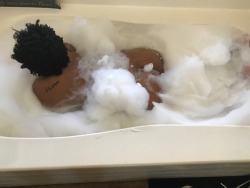 sirenymph:Bubble bath bitch