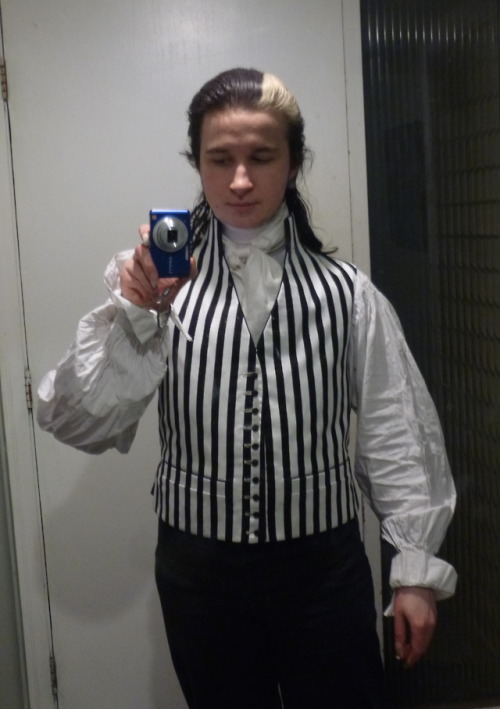 vincents-crows:I made a stripey waistcoat! Considering how much I love stripes it’s amazing it took 