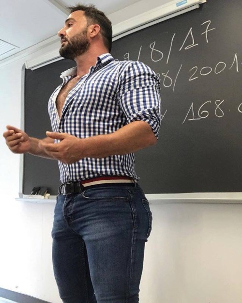 cowboybulgejeans: the-privateer:  musclehunkymen: ‪Muscled school teacher Juan Luis San Nicholas and the clothes he wears to class. where were teachers like this when i went to school!?  brains and braun 