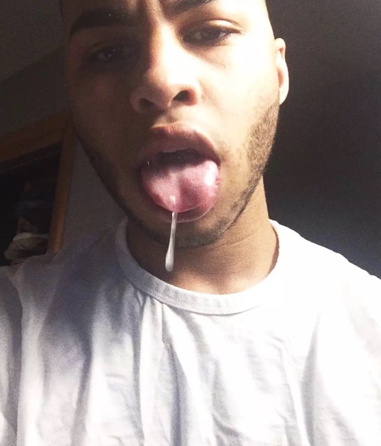 betosbackalley:  Thanks Xavi for the hot pics!  Check him out and hit him up at: