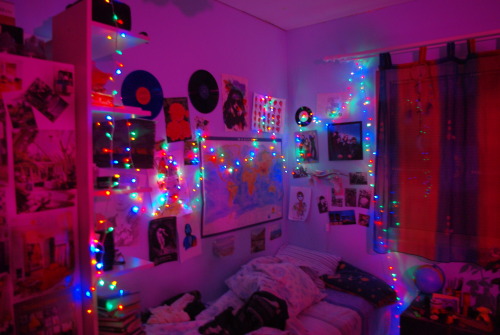 XXX emomoz:  wtf my room looked so cool in january photo