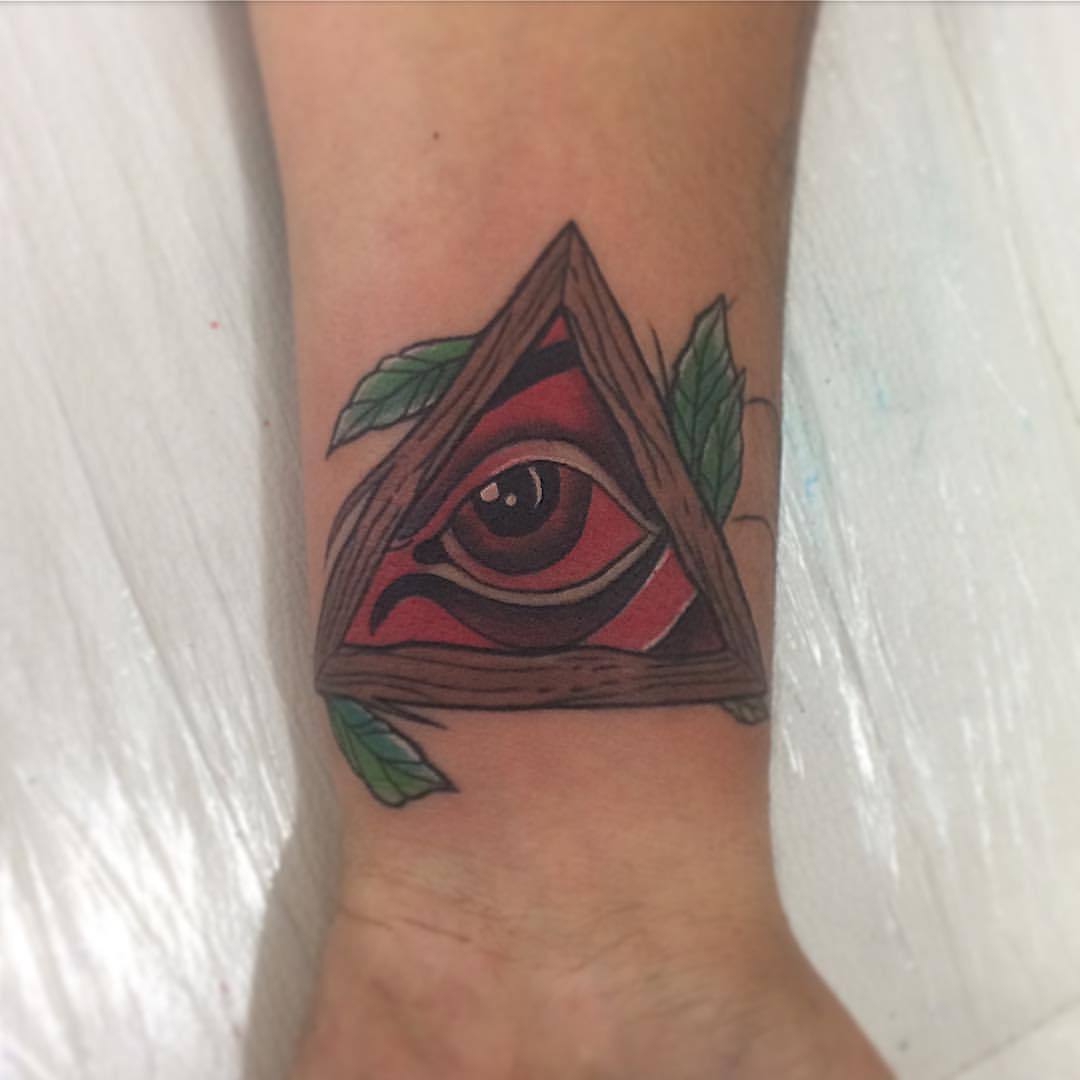 #tatuajes #tatu #tattoo #ink #inked #inklove #tattoed #triangle #triangulo #mareda