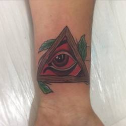 #Tatuajes #Tatu #Tattoo #Ink #Inked #Inklove #Tattoed #Triangle #Triangulo #Mareda