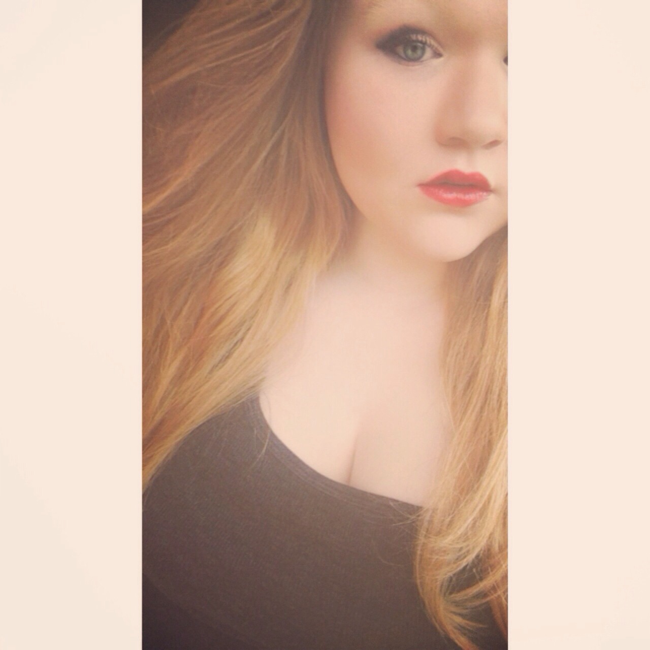 redheadedbaby:  Every girl needs some red lipstick. 🍷 
