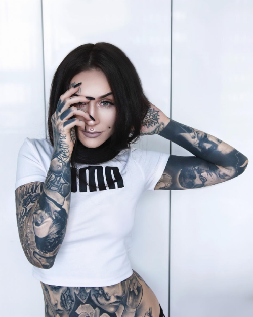 Monami Frost