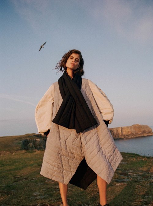 At the Turning of the Tides (Part I) Antonina Petkovic by Agata Popieszynska Harper&rsquo;s Bazaar U